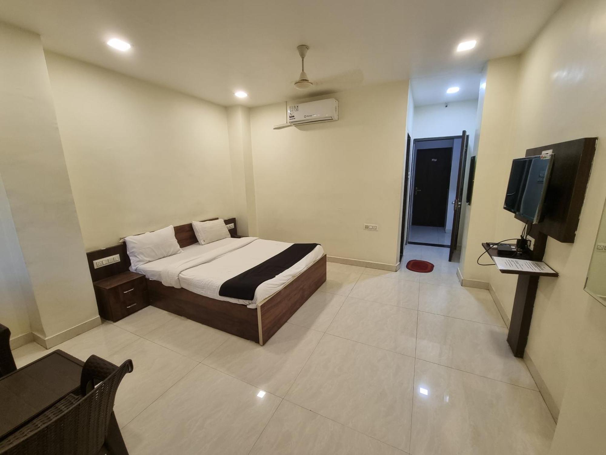 The Living Space Lonavla Exterior foto