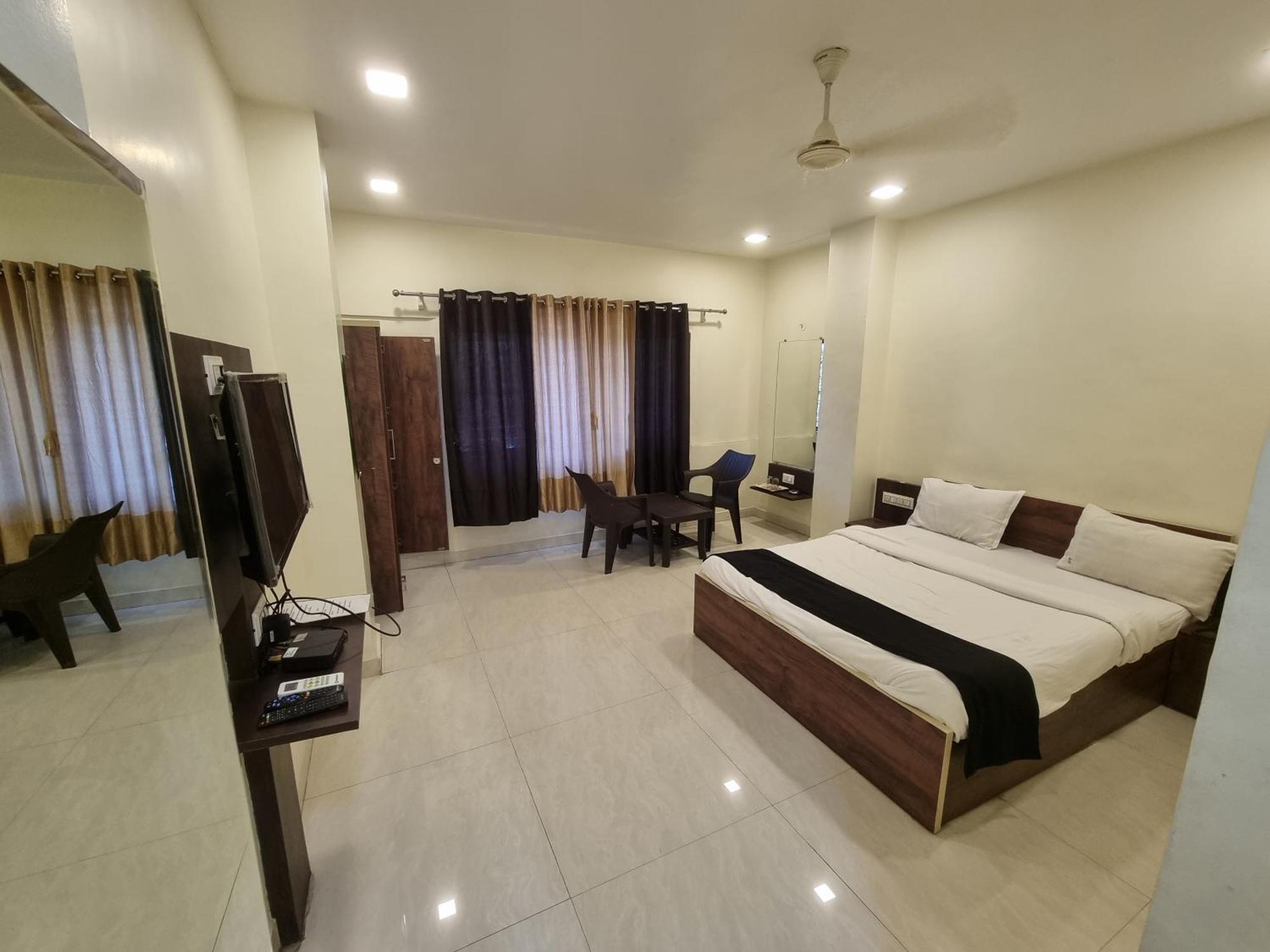 The Living Space Lonavla Exterior foto