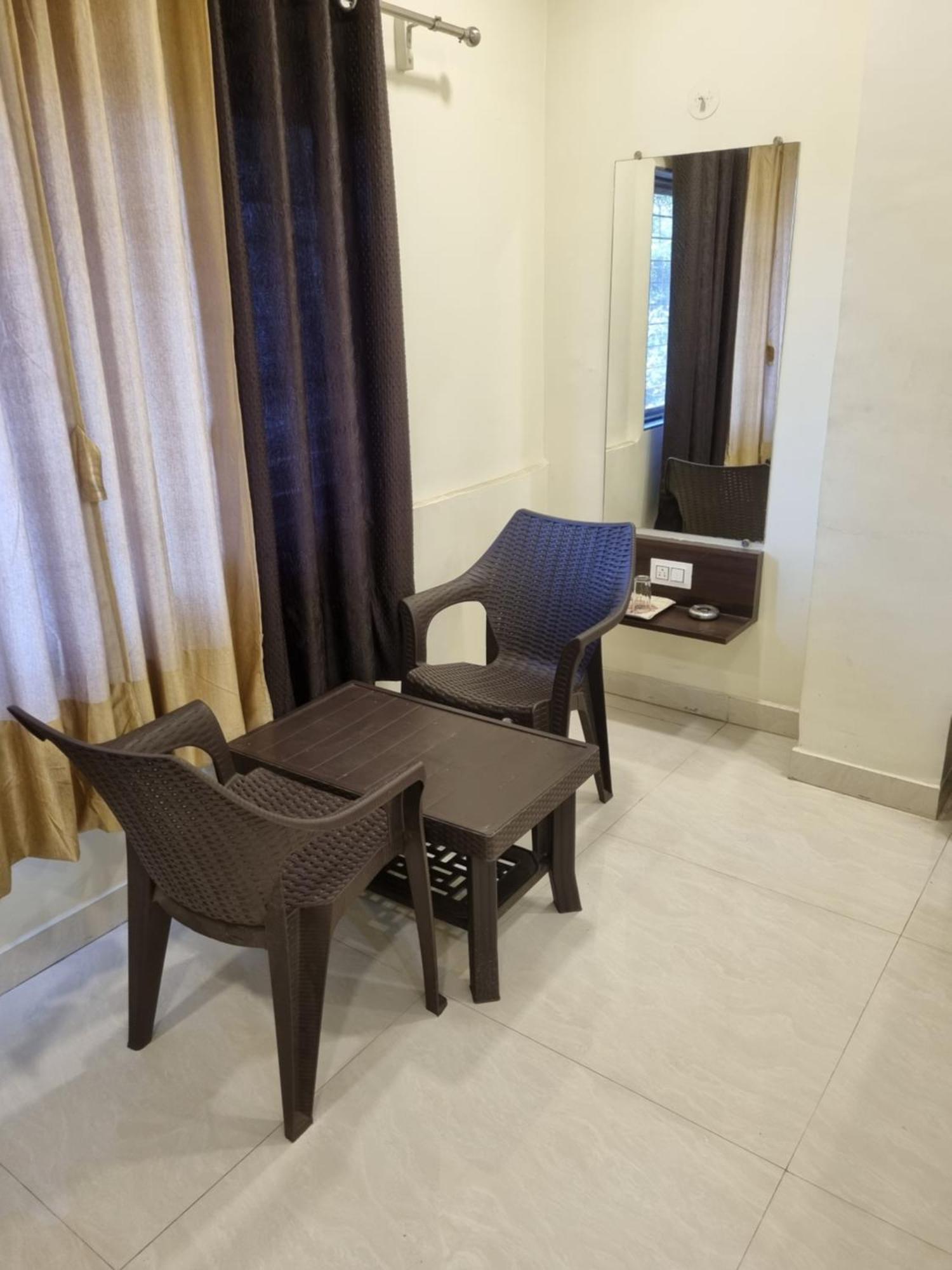 The Living Space Lonavla Exterior foto