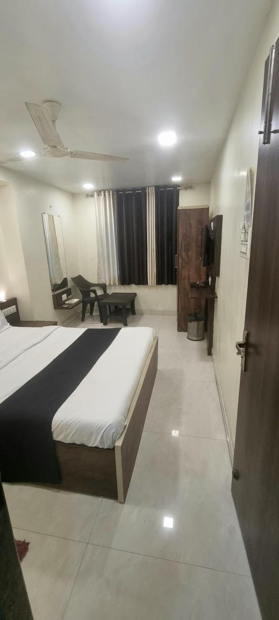The Living Space Lonavla Exterior foto